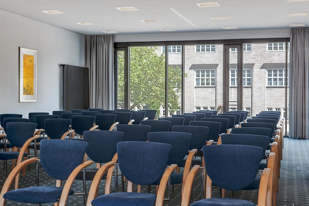 INTERCITYHOTEL HAMBURG HAUPTBAHNHOF 16/22