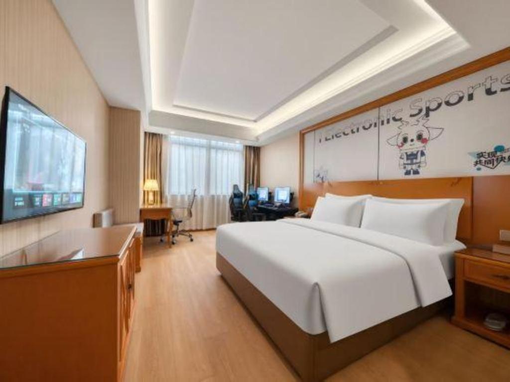 Vienna Hotel (Shanghai Sijing Metro Station) 13/45