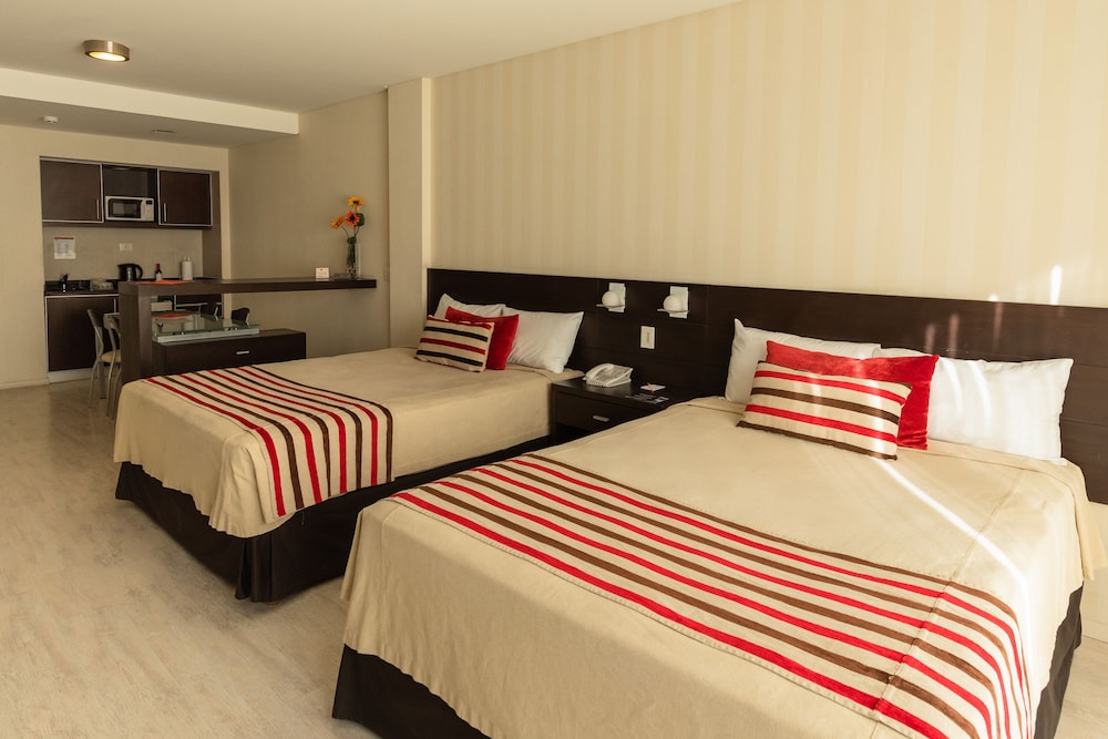 DELUXE, SUITE, 2 QUEEN BEDS