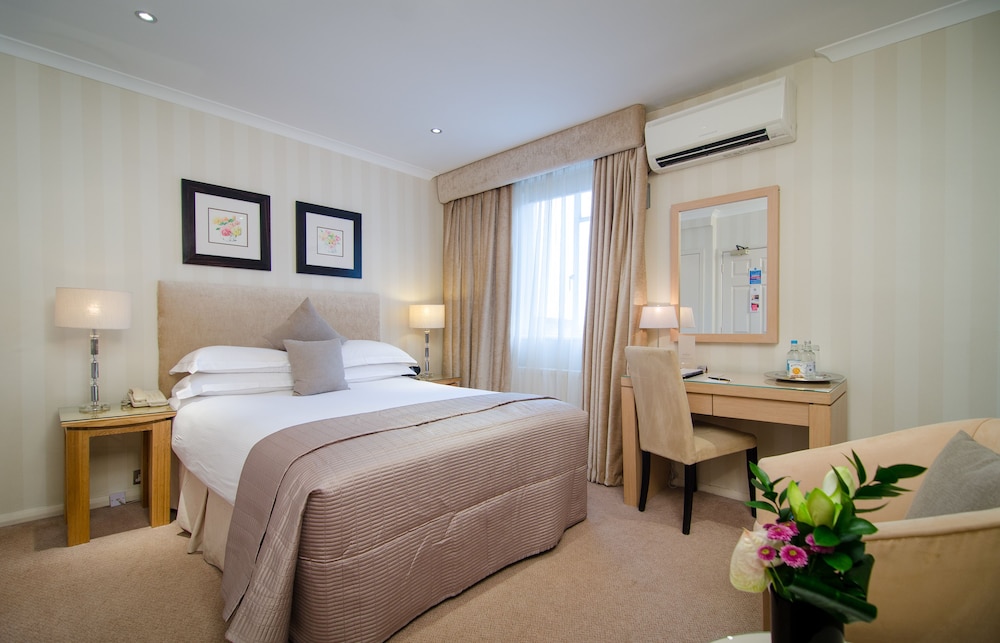 The Beaufort Knightsbridge 6/41