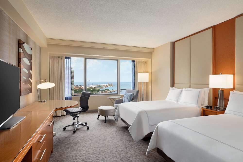 CLASSIC, 2 DOUBLE BEDS, LAKE VIEW