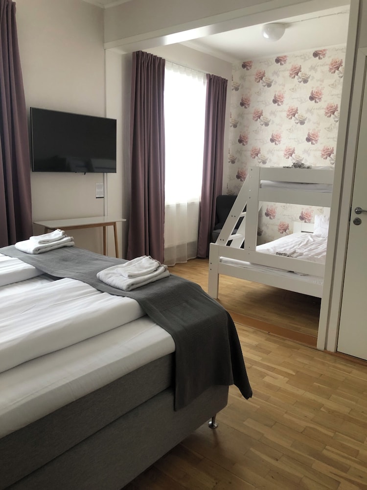 Smålandsstenar Hotell 7/37