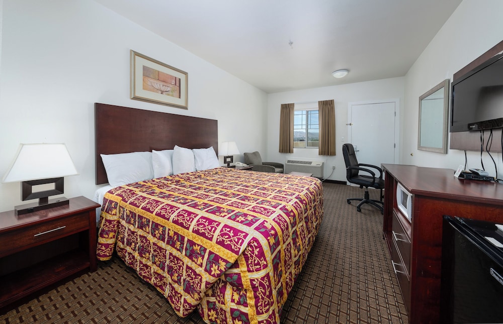 America Inn Suites 22/45