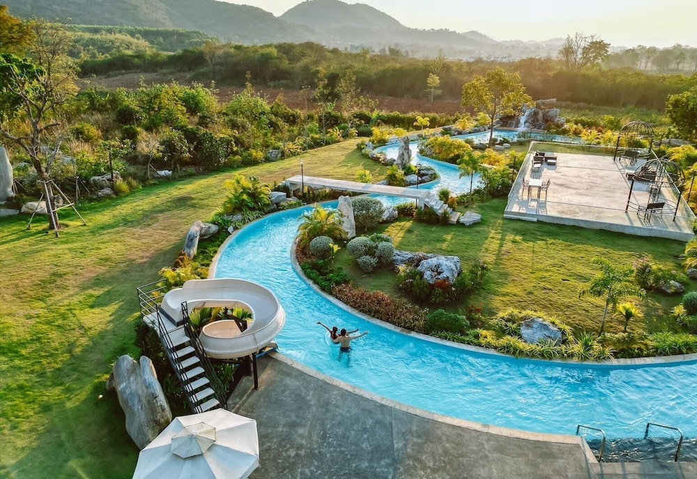 Jupiter Trevi Resort and Spa 18/24
