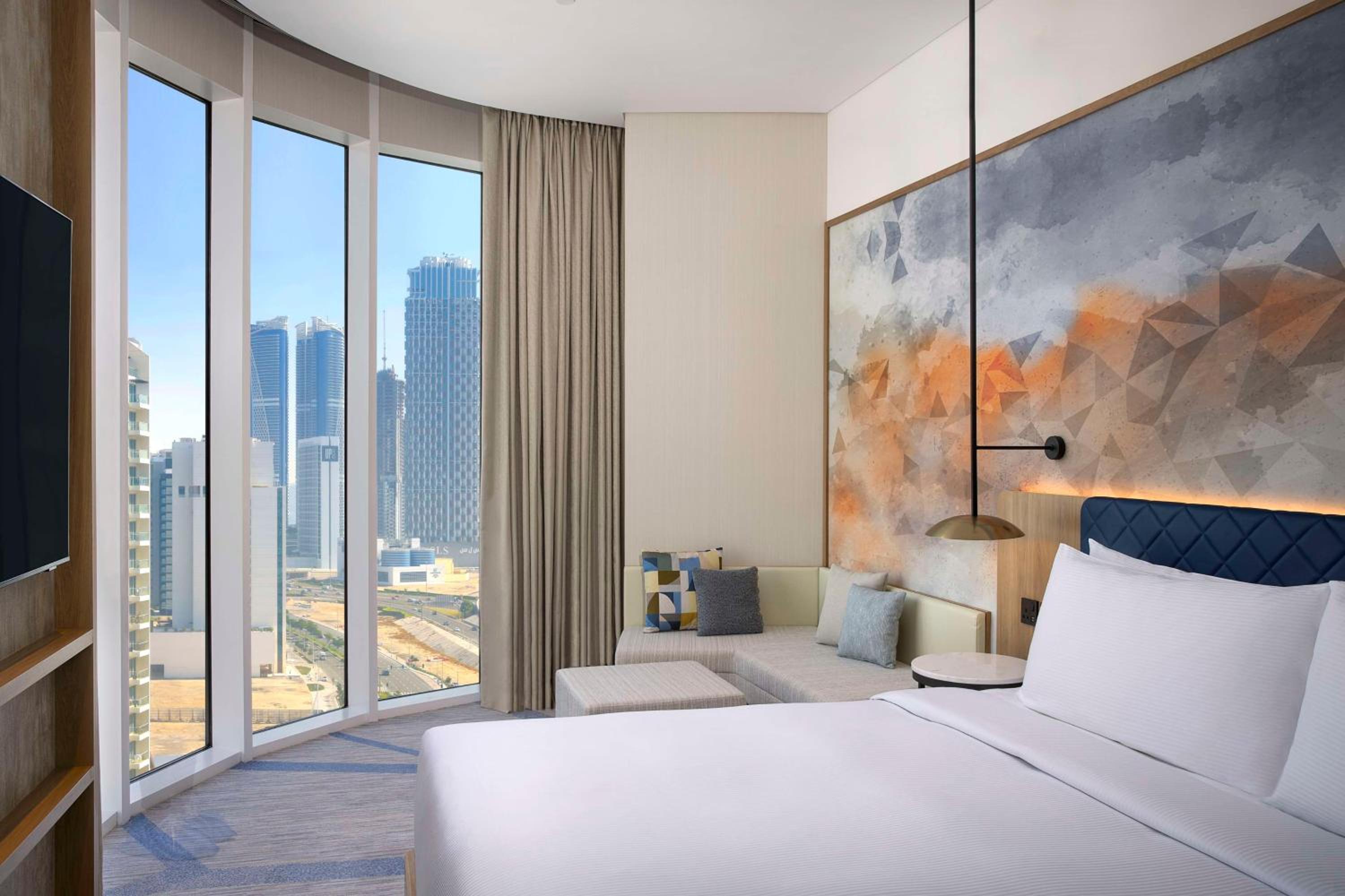 1 BEDROOM, SUITE, KING BED