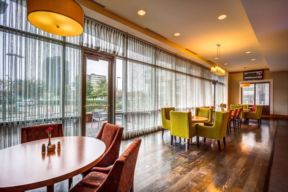 Embassy Suites by Hilton Houston Energy Corridor 50/63