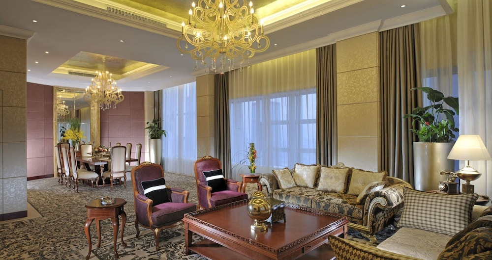 Crowne Plaza Shenzhen Futian 44/86