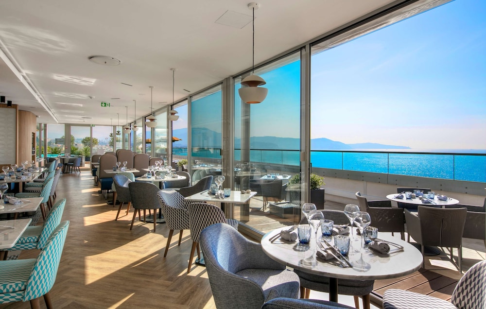 RADISSON BLU NICE 62/75