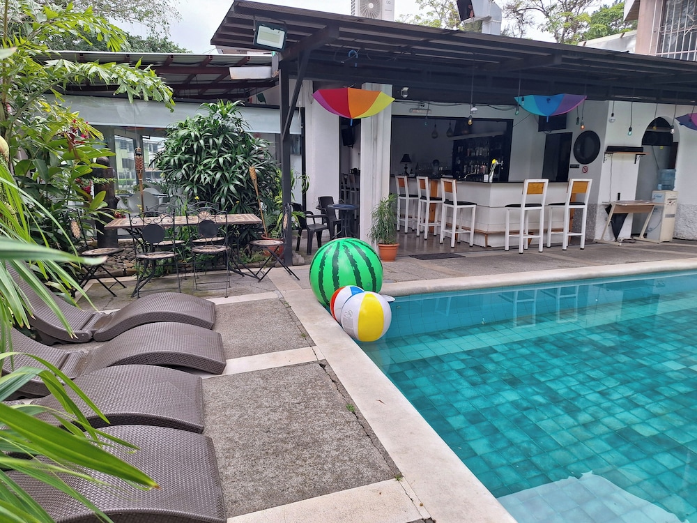 Colours Oasis Resort 65/72