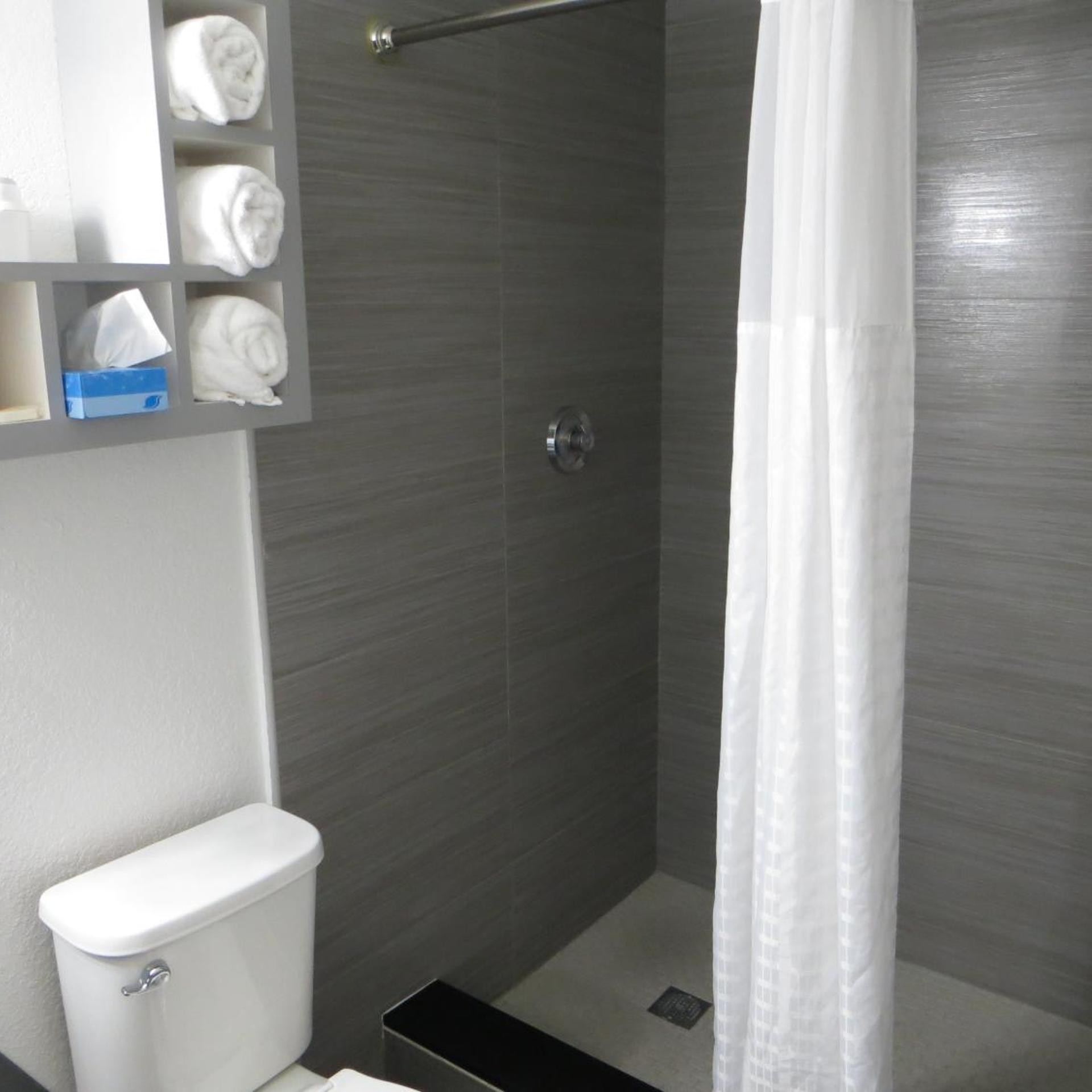 Room, 2 Queen Beds, Arya Blu Inn and Suites (Ex Days Inn Ormond Beach Mainsail Oceanfront) 5/8