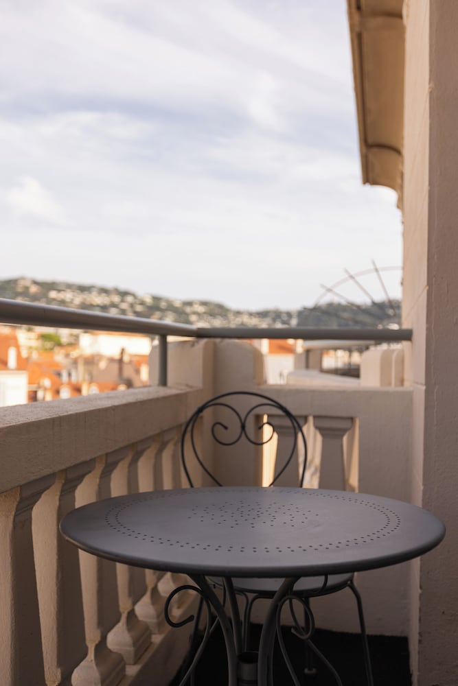 Renoir Cannes Hotel 63/68