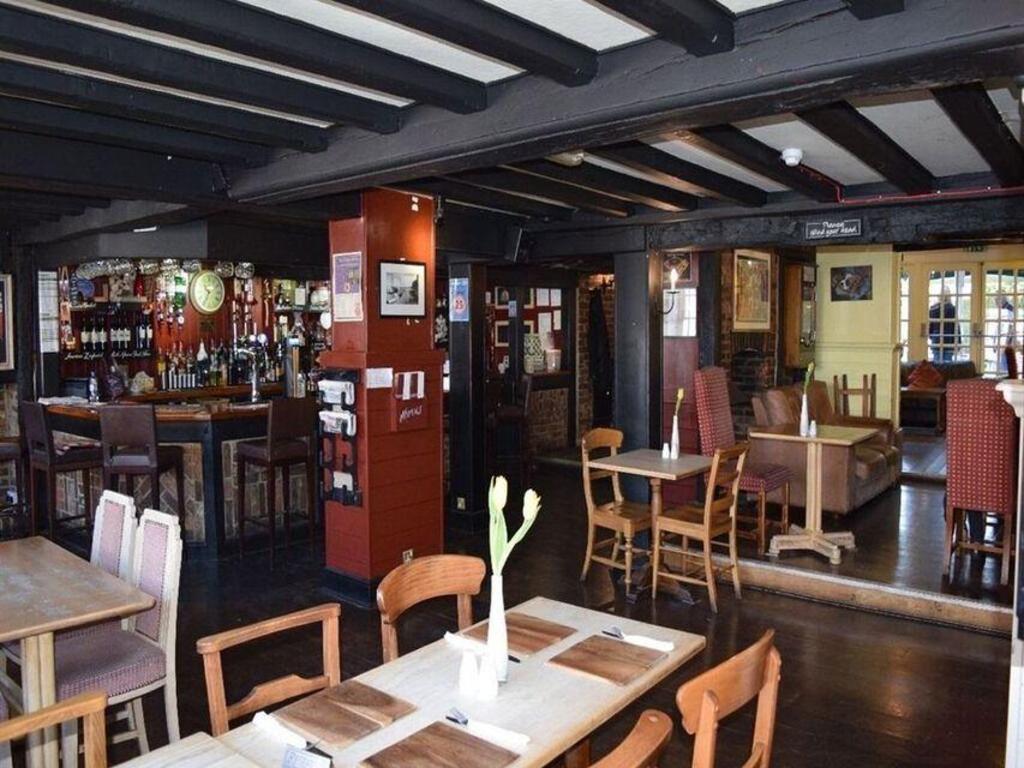 The Crown Hotel 25/33