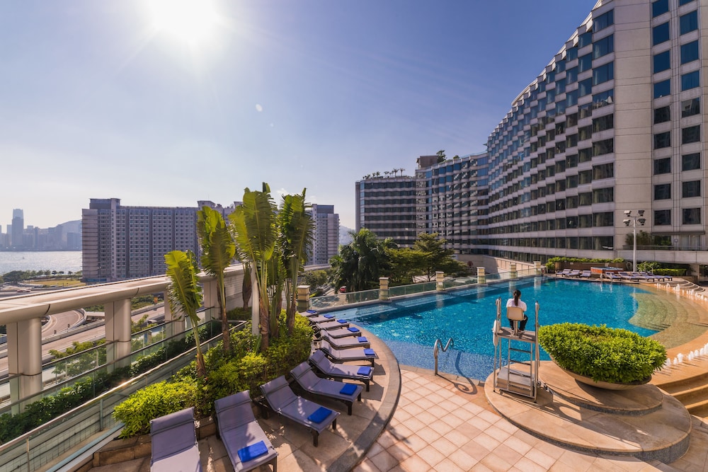 Harbour Plaza Metropolis 38/43
