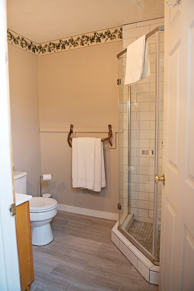 Berry Patch Bed and Breakfast 50/50
