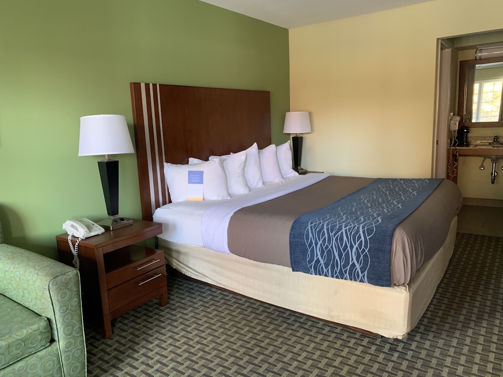 Days Inn by Wyndham Austintown 13/41