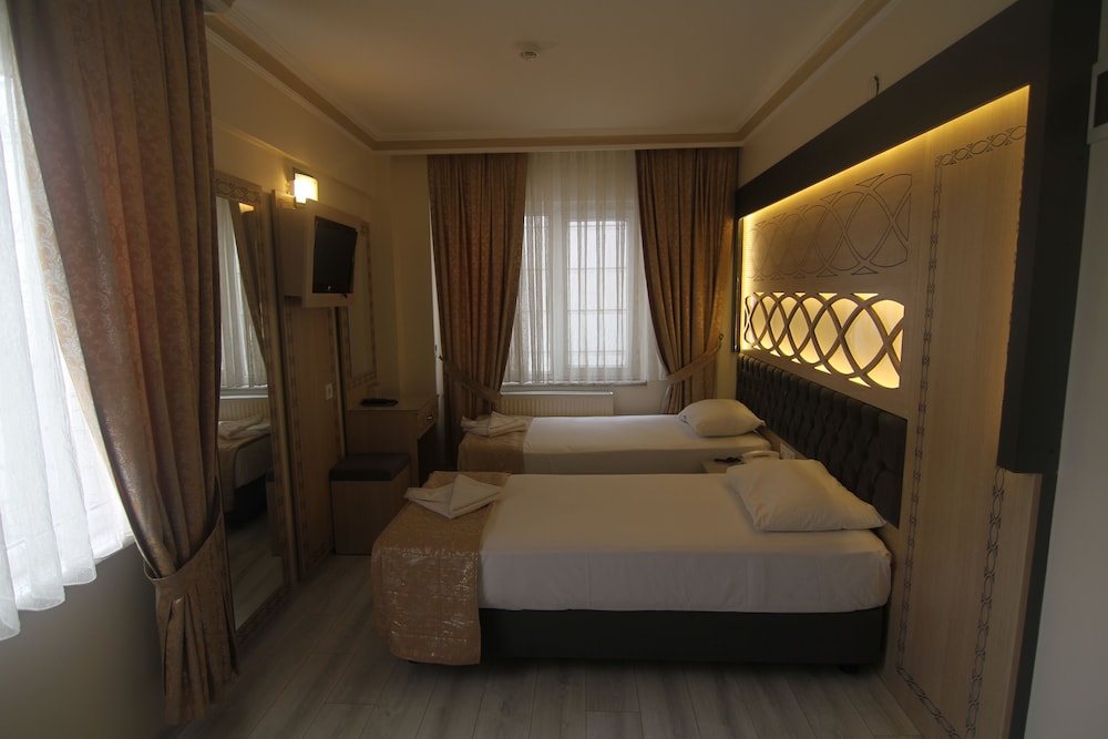 Grand Liza Hotel 13/49