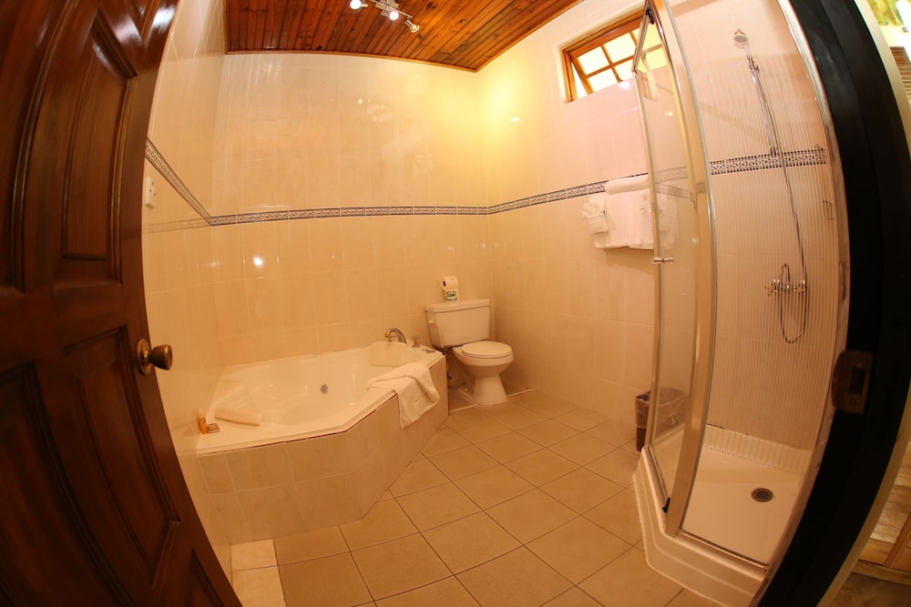Charela Inn Hotel 17/51