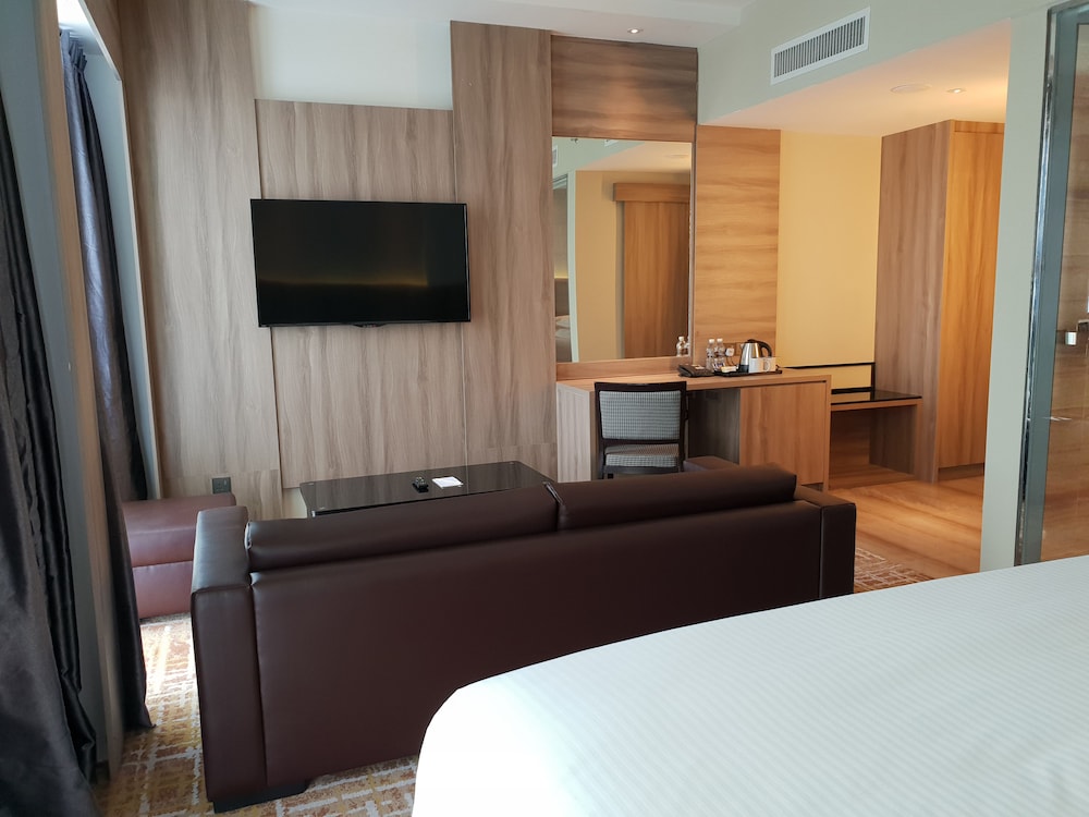 Ksl Hot Spring Resort 18/60