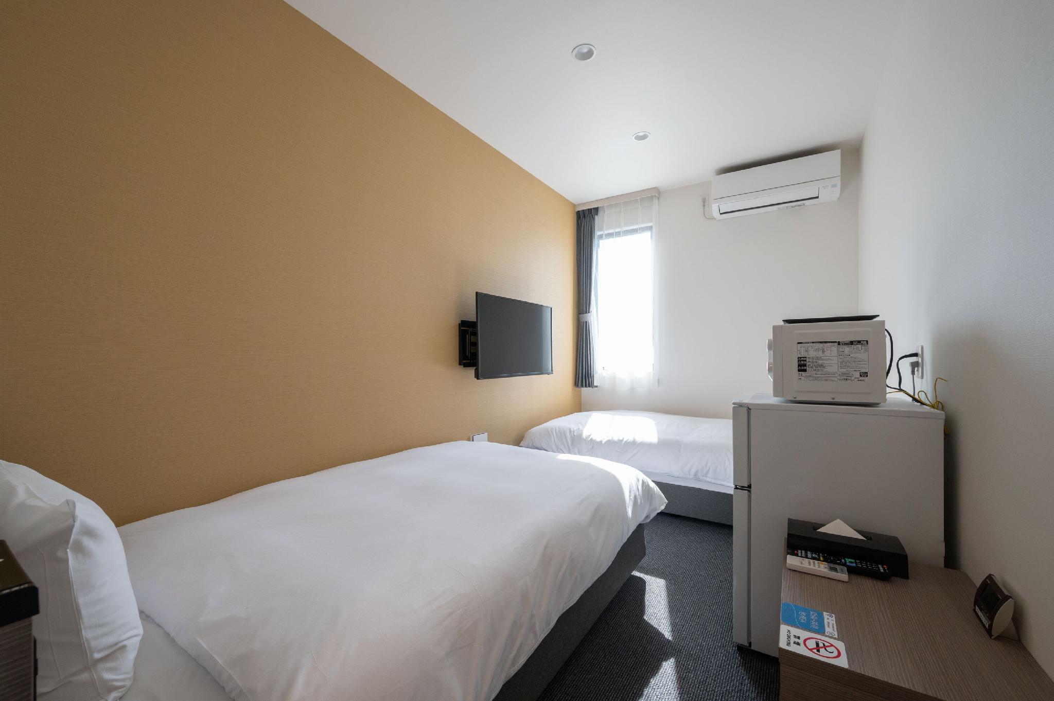 Room, Twin Beds