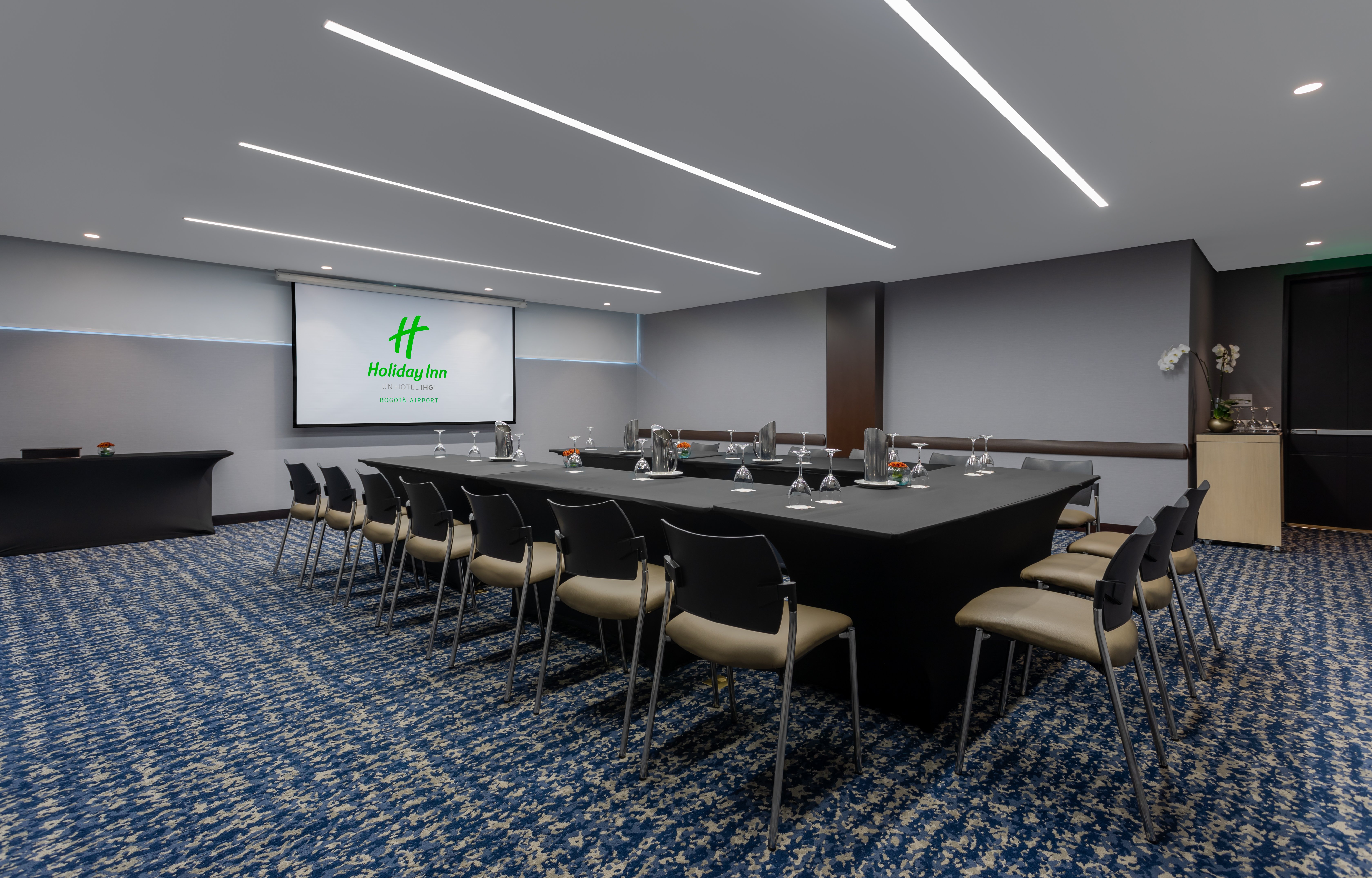 Holiday Inn Bogota Airport 65/75