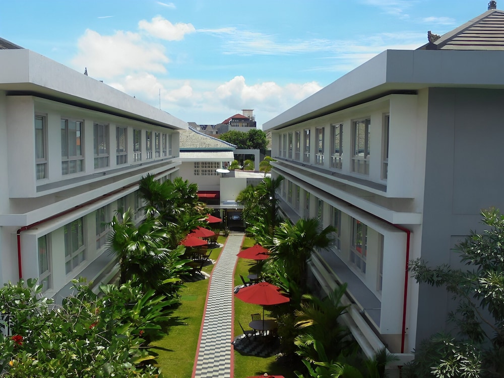 The Kanjeng Suites Kuta Galeria - Bali 51/56