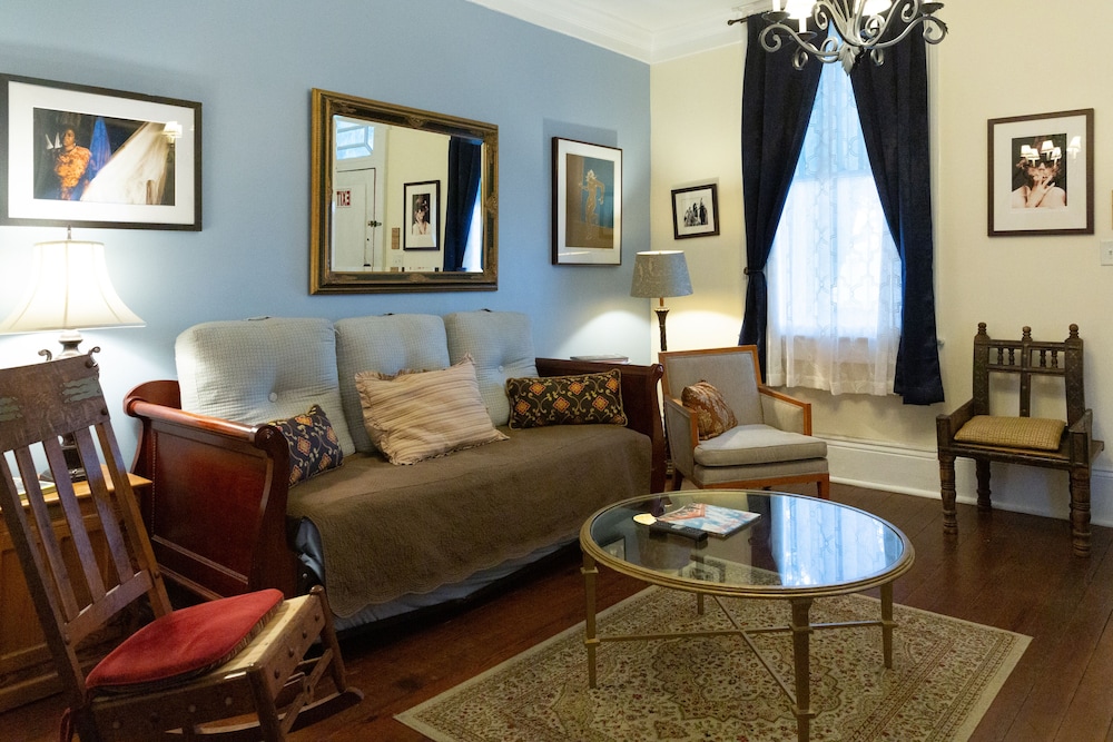 Blue60 Guest House 50/70