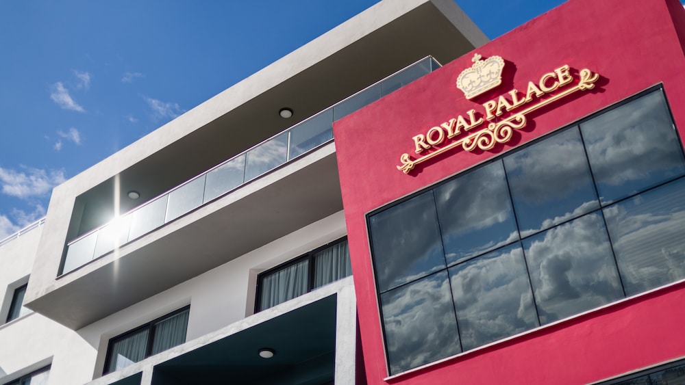 Royal Palace Hotel 4/50