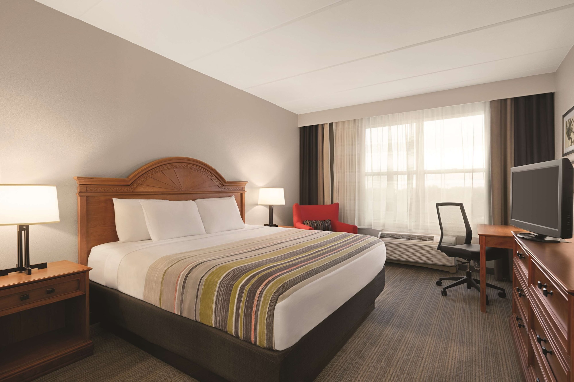 ROOM, KING BED