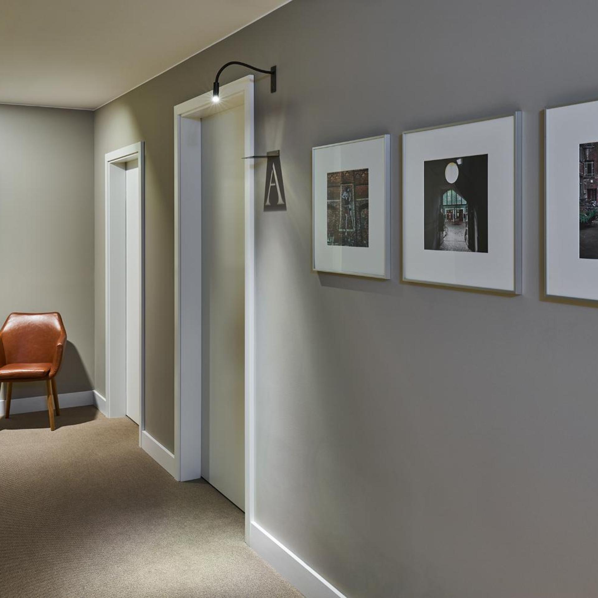 Hotel 38 25/49