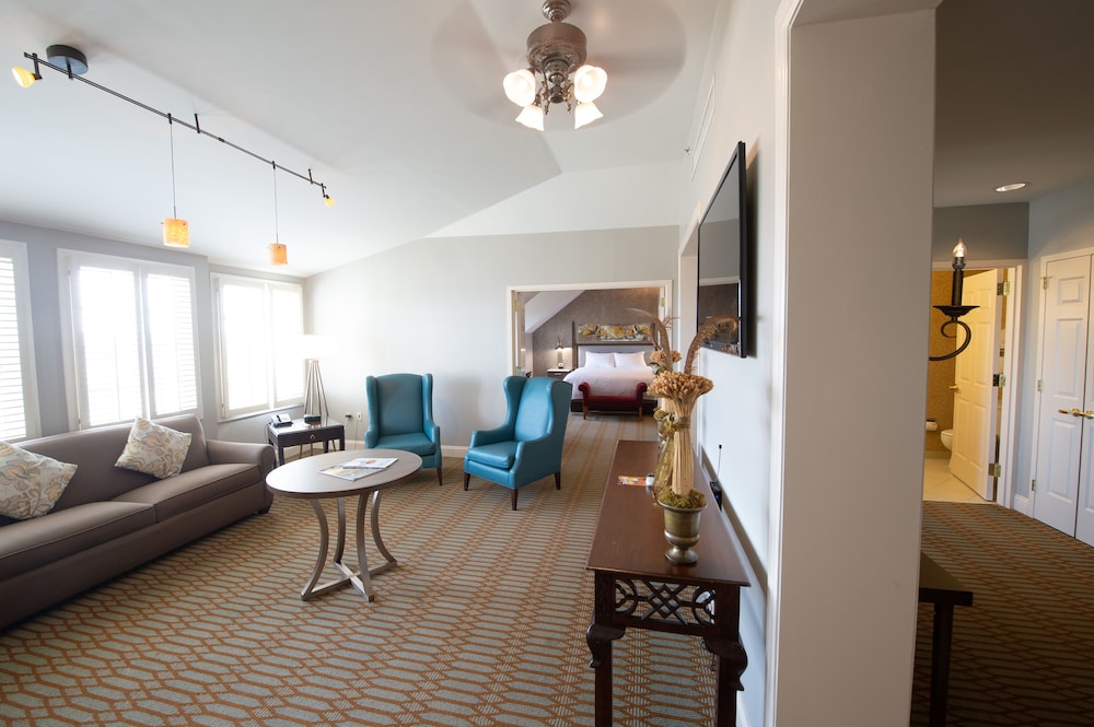Virginia Crossings Hotel Conference Center 28/41
