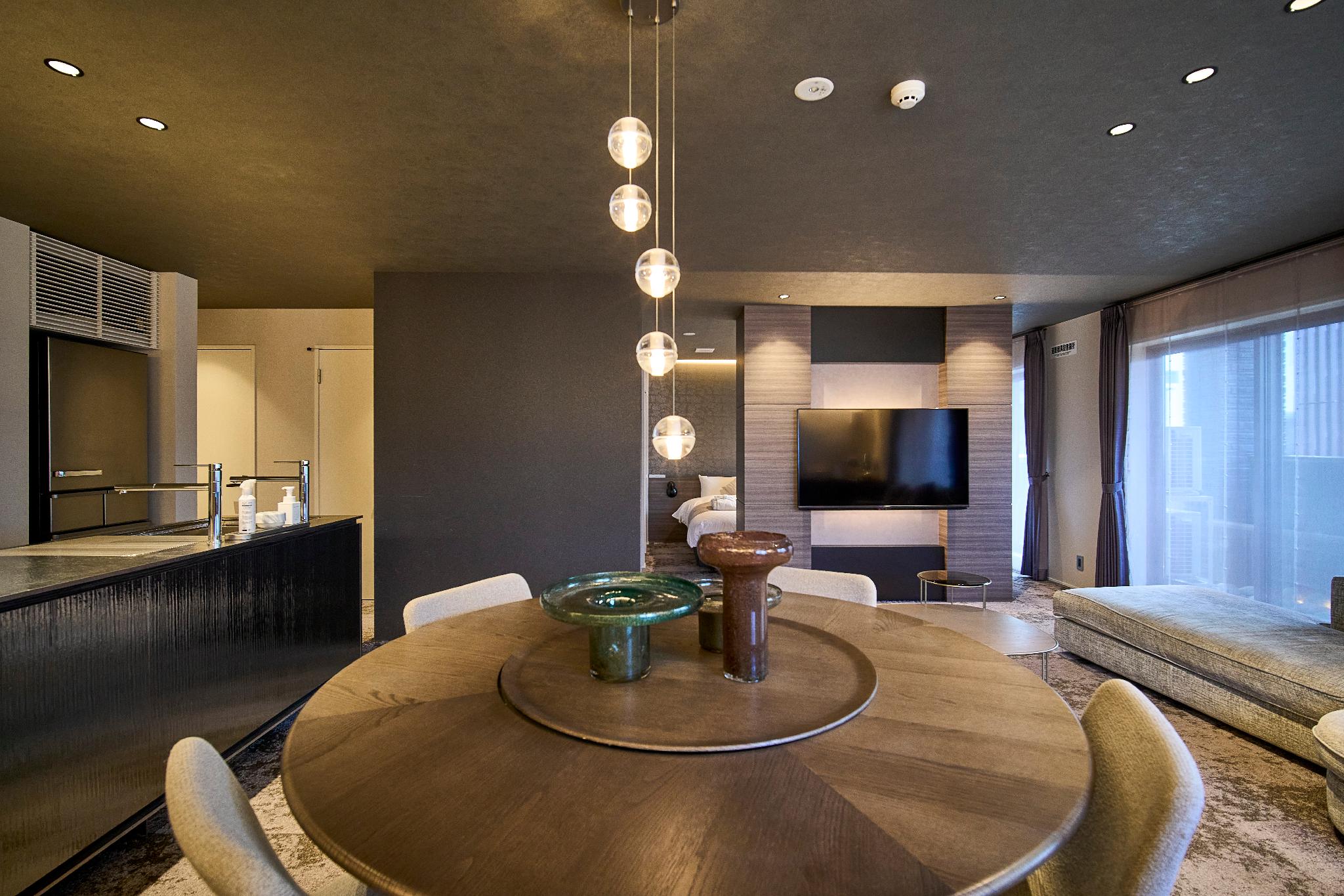 2 Bedrooms, Suite