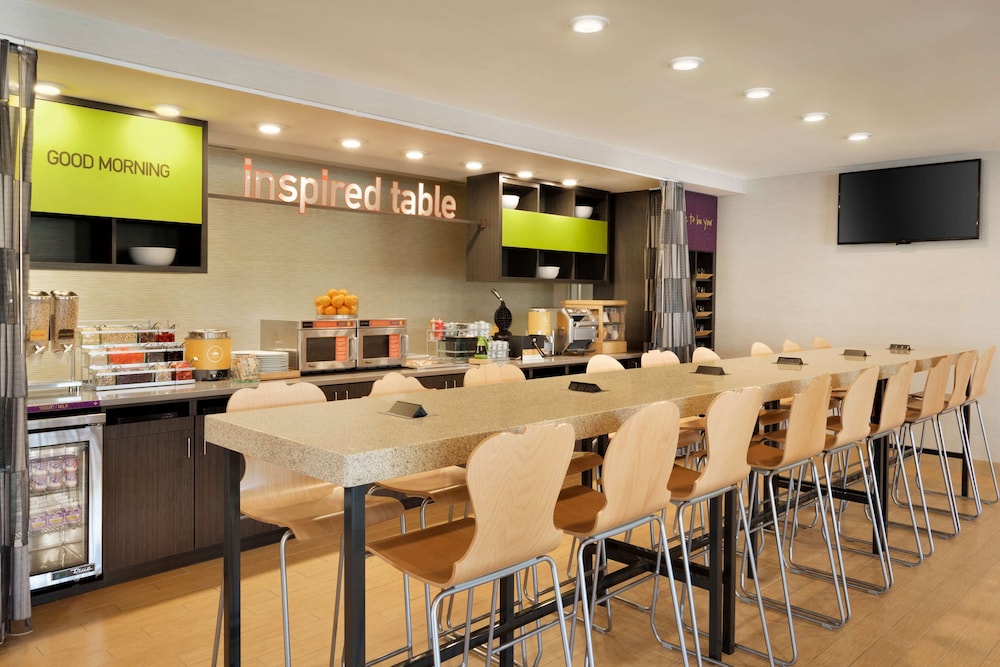 Home2 Suites By Hilton-Roanoke 46/52