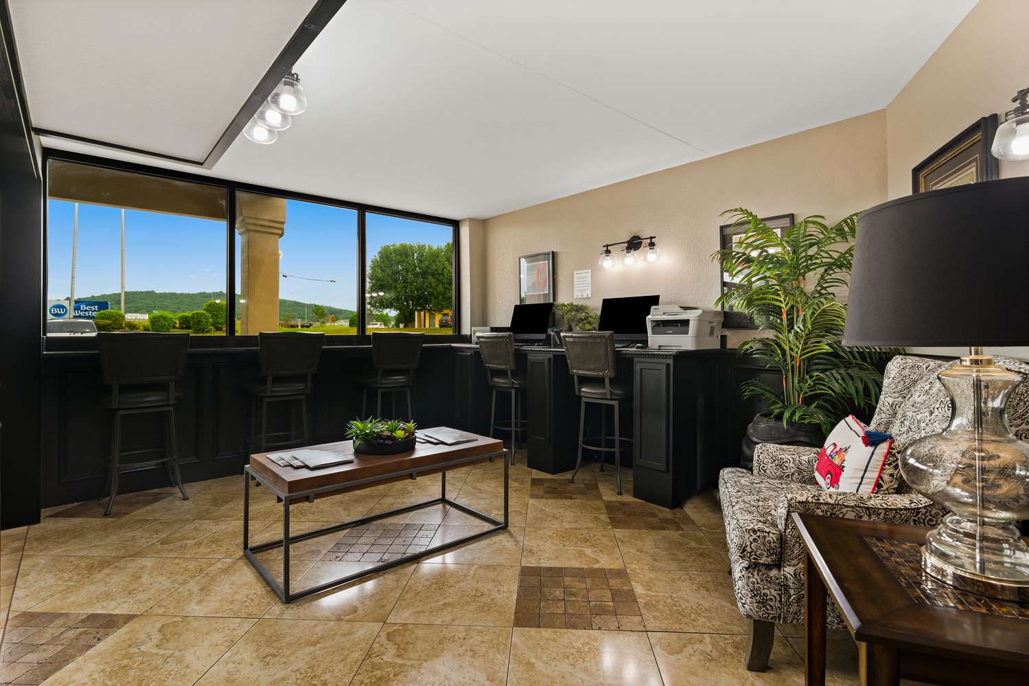 Best Western Windsor Suites 25/32