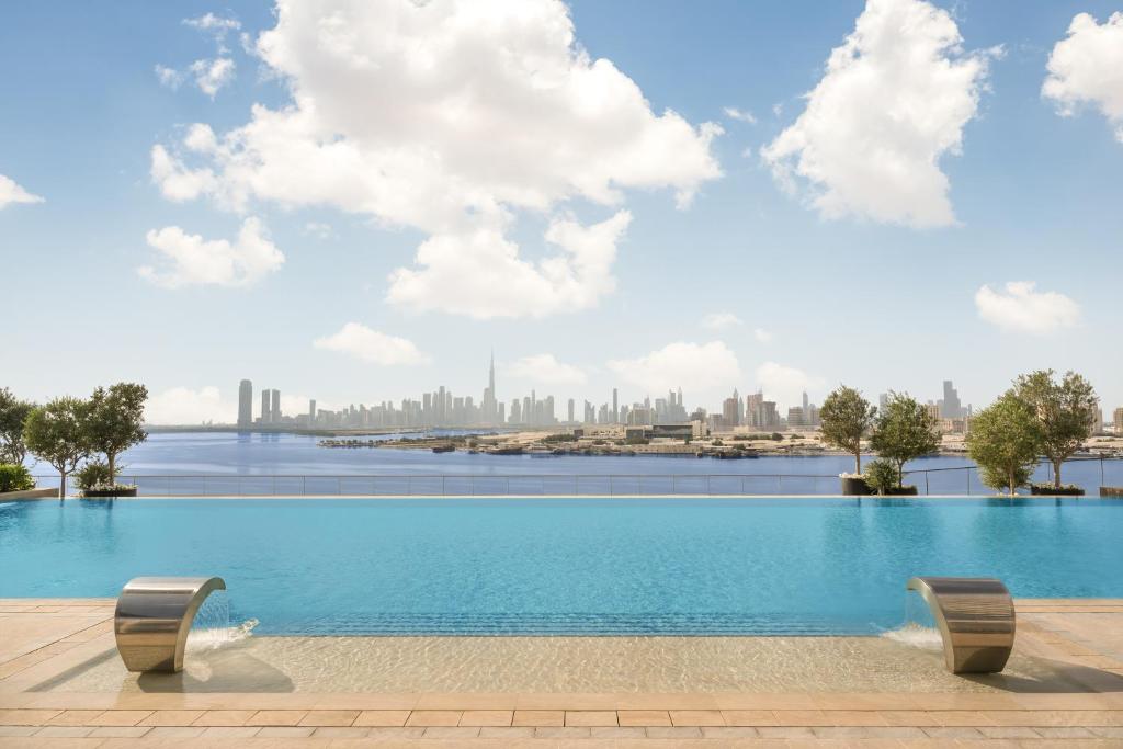 Premium 3B with Skyline View in Address Harbor Point 33/41