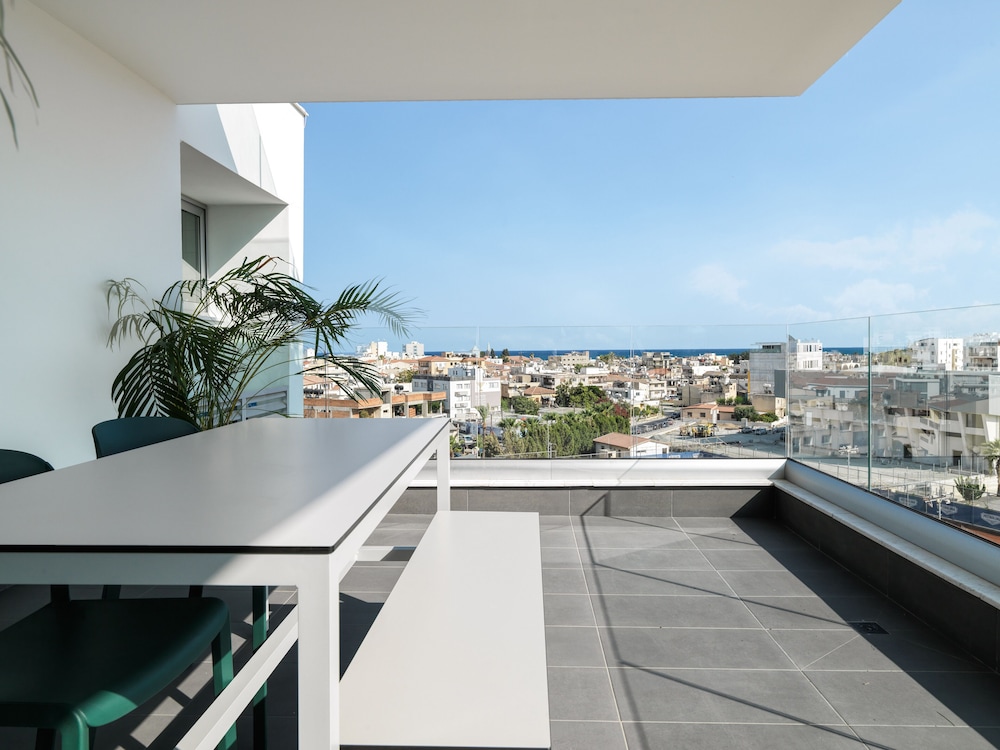 Liv Urban Larnaca 5/50