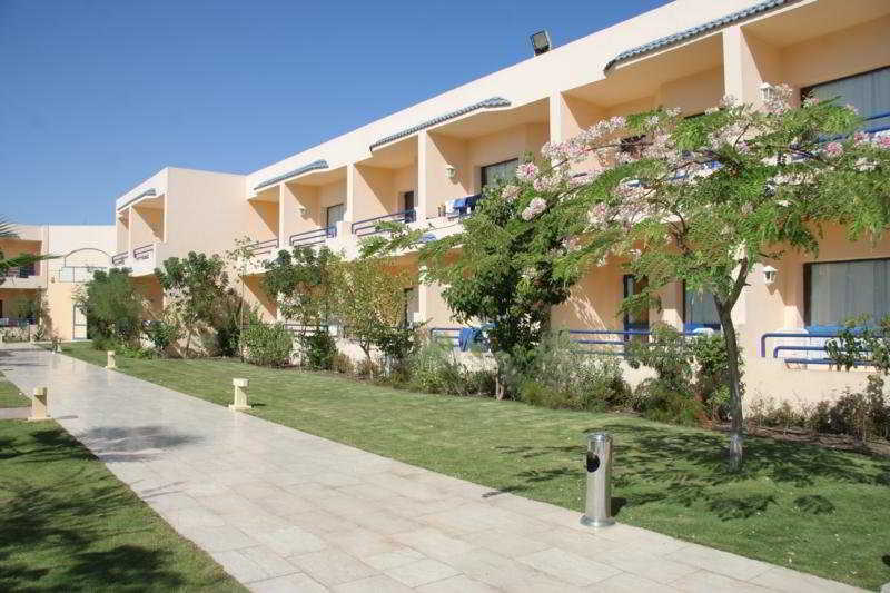 Cataract Resort 47/49