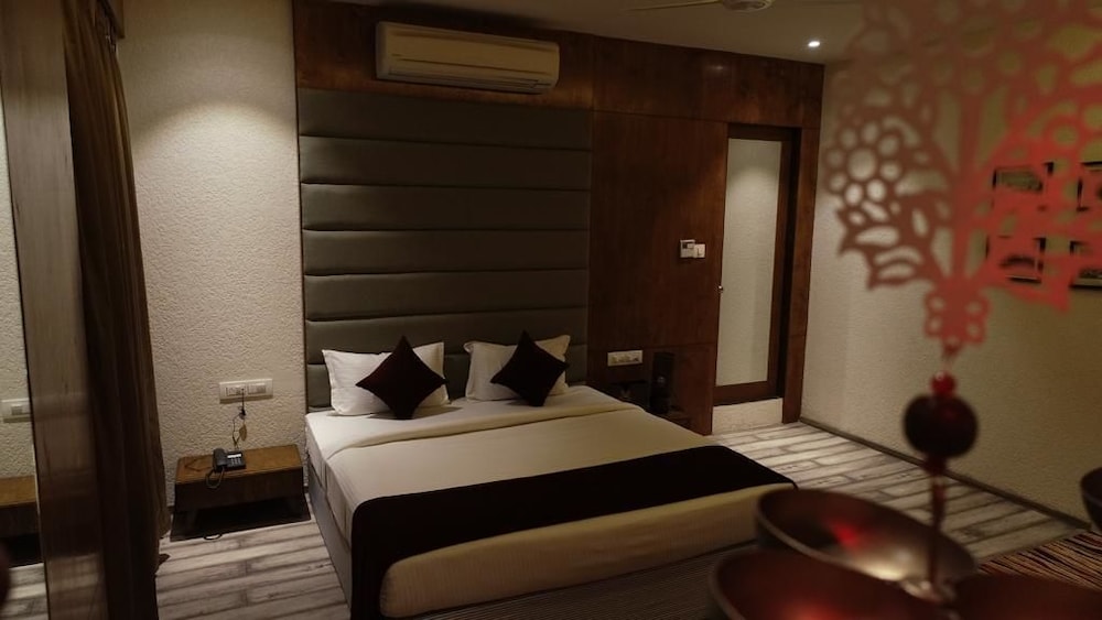 HOTEL PRESIDENT COTTAGE 17/43