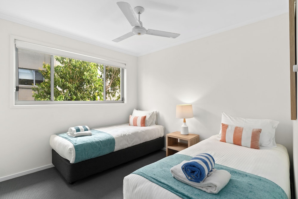 2 BEDROOMS, APARTMENT