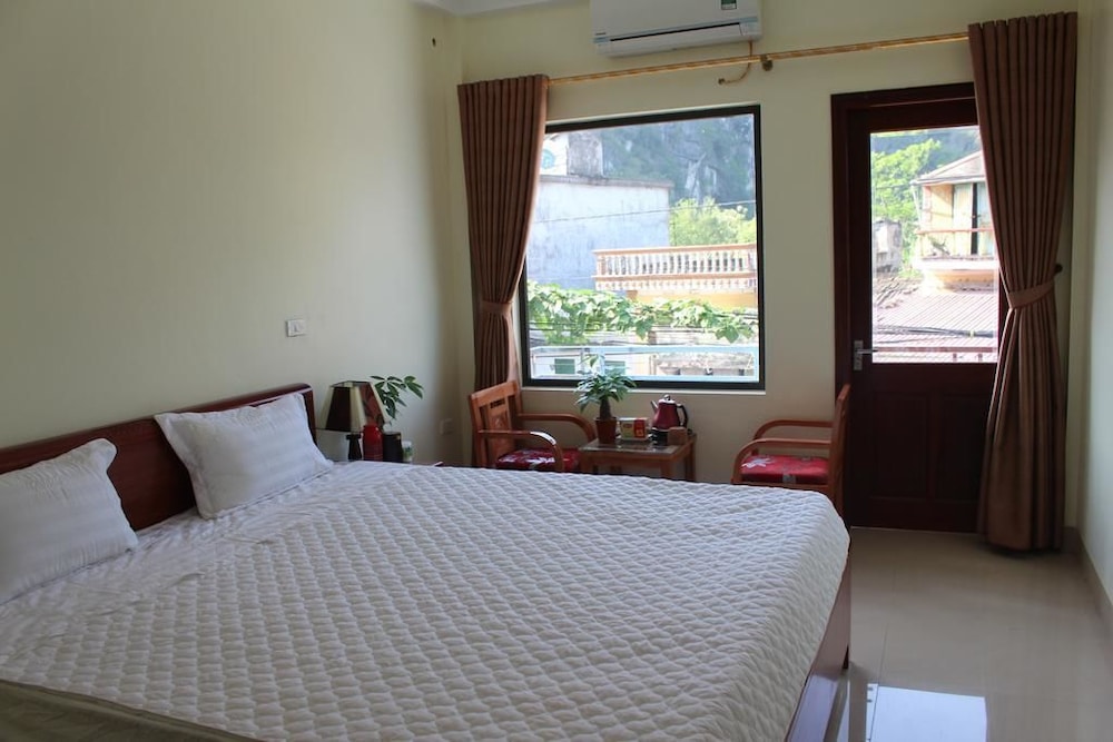 Sierra Homestay 12/65