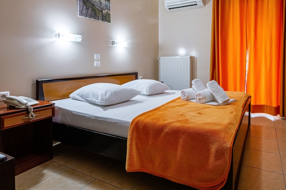 Faros 1 Hotel 17/67