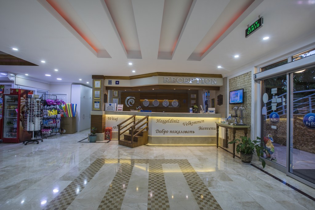 Club Big Blue Suite Hotel 8/50