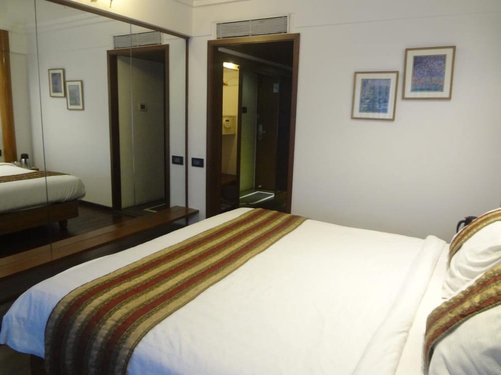Hotel Midtown Pritam 27/58