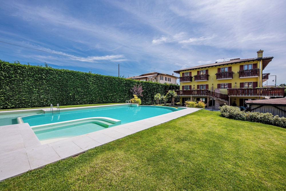 Hotel Romantic 57/60