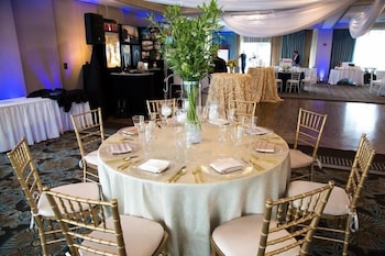 Salem Waterfront Hotel and Suites 39/45