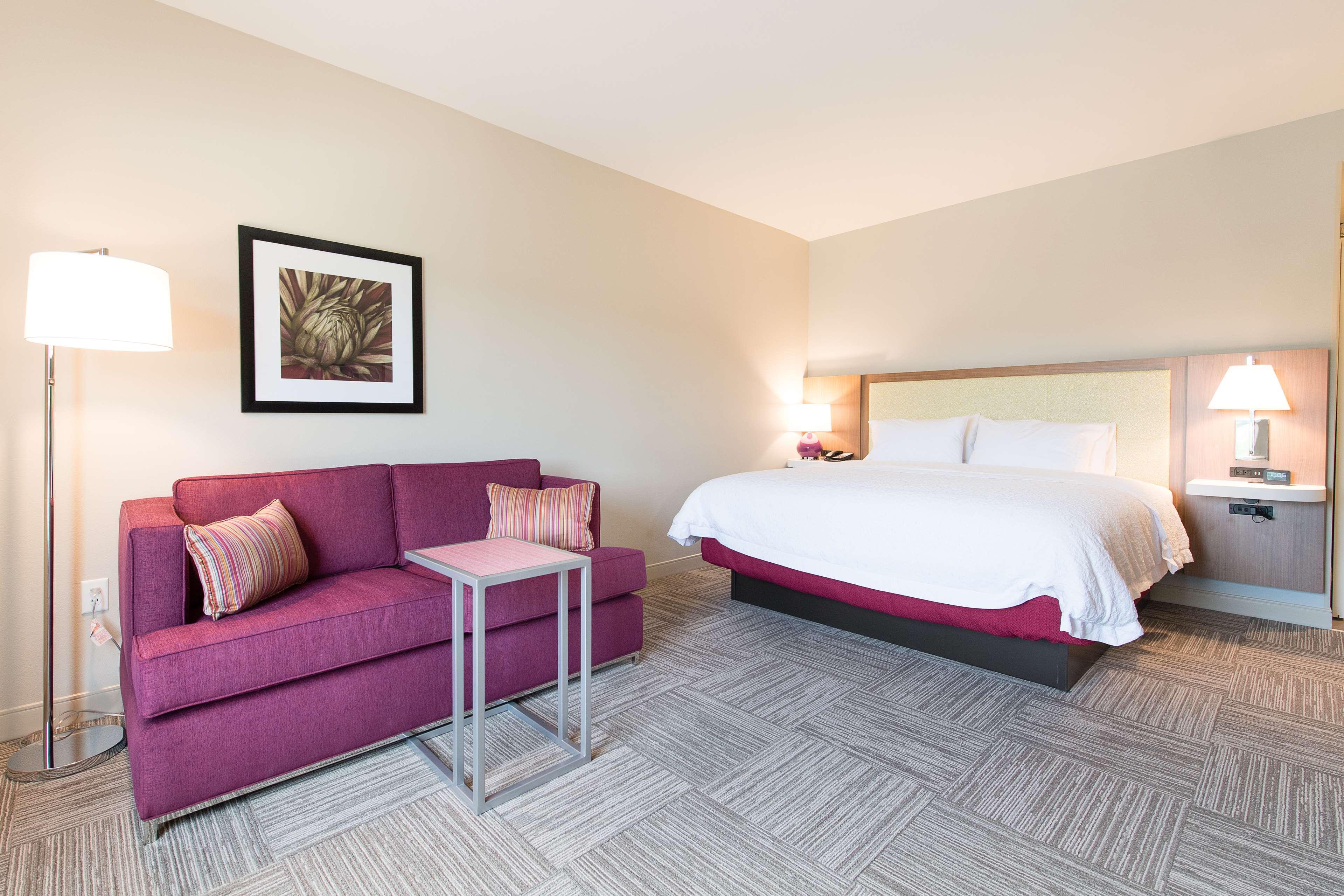 STUDIO, SUITE, KING BED