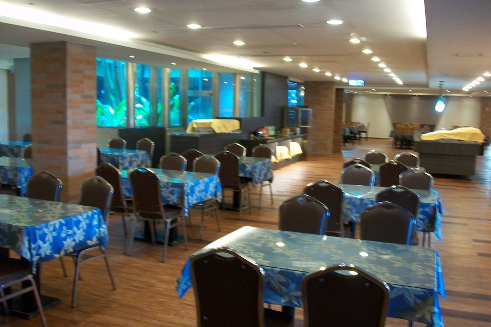 KinSa Holiday Hotel 16/19