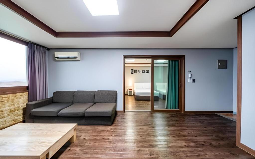 Woorim Hotel 32/47