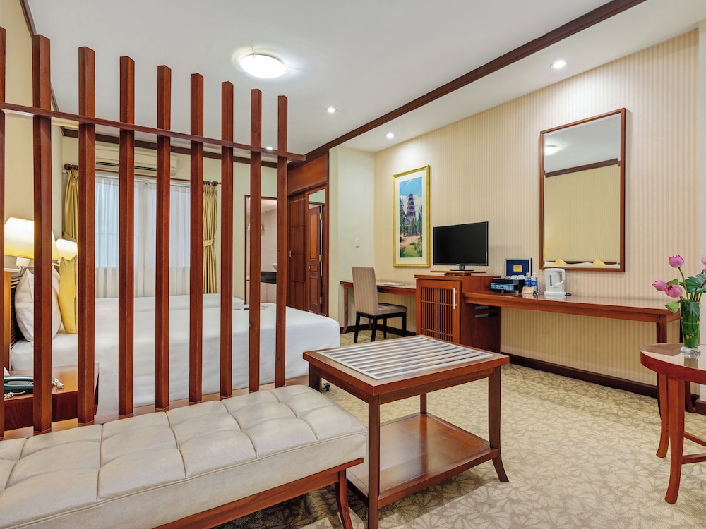 Bong Sen Hotel Saigon 12/50