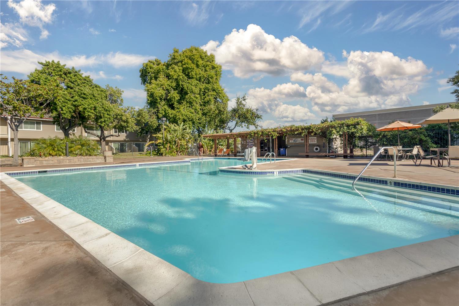 Best Western Plus Garden Court Inn 33/54