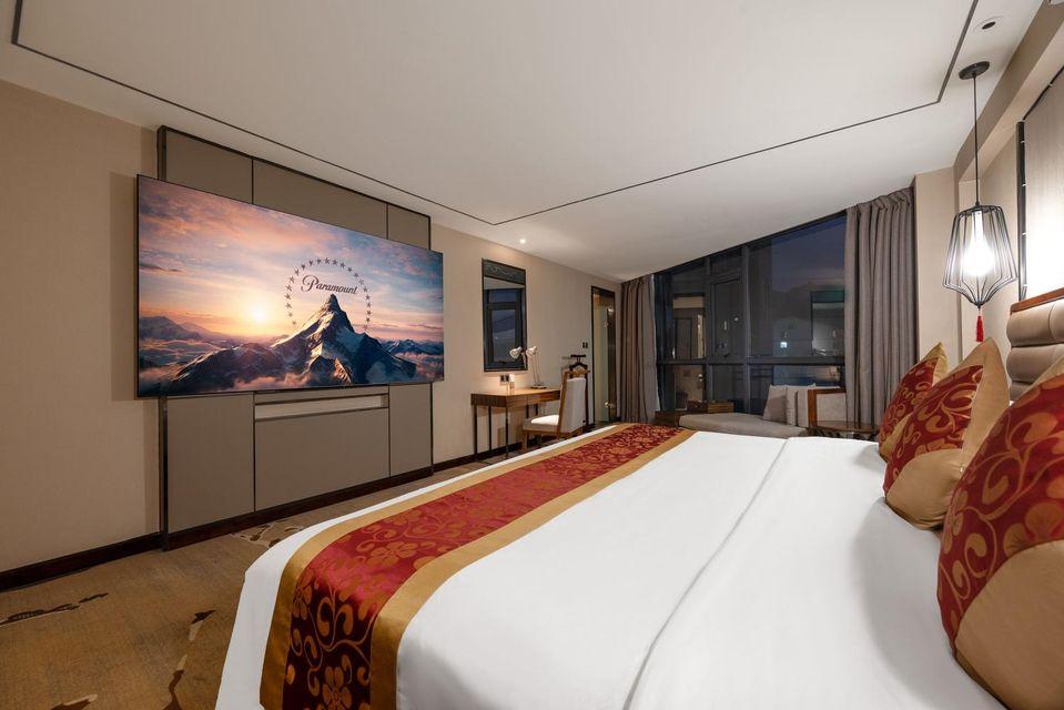 Playful, Cinema, Family, King Bed, Sofa